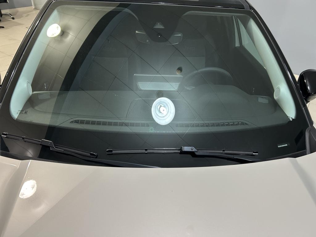 Jeep AVENGER - Imagem 9