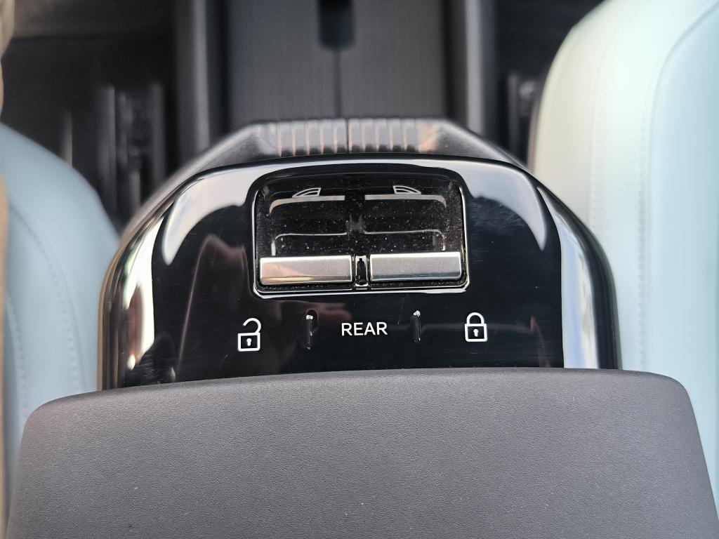 Volvo EX30 - Imagem 16