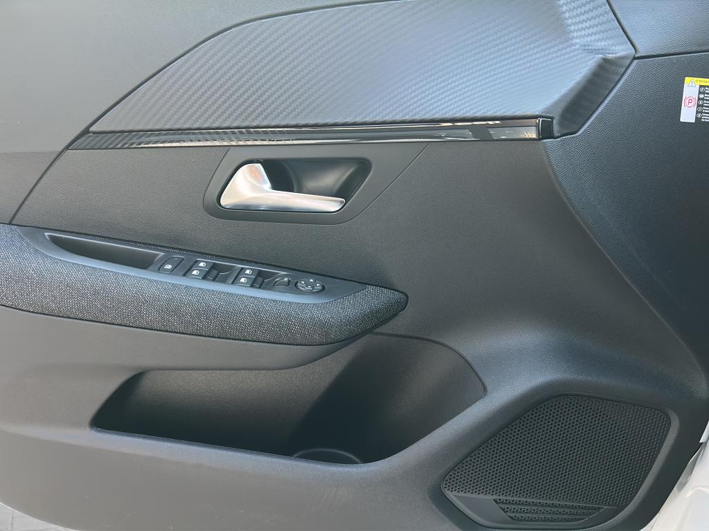 Peugeot e208 - Imagem 20