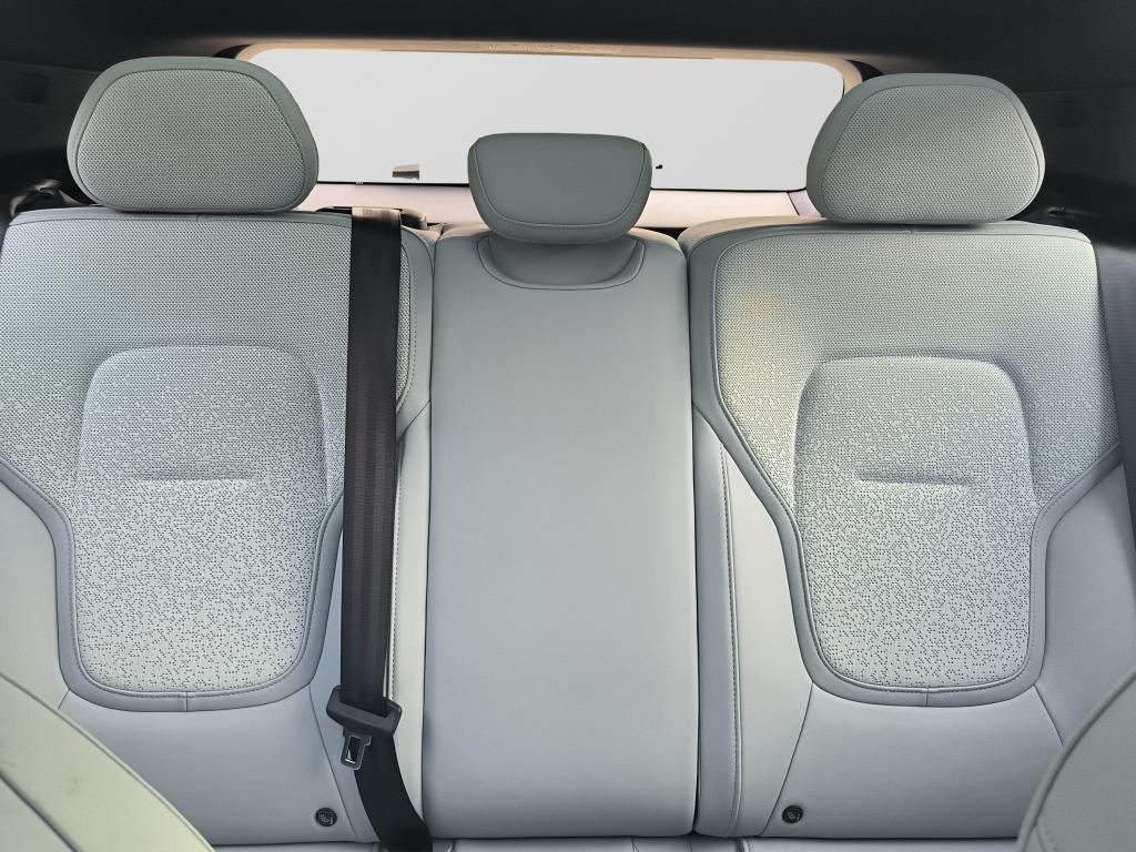 Volvo EX30 - Imagem 19